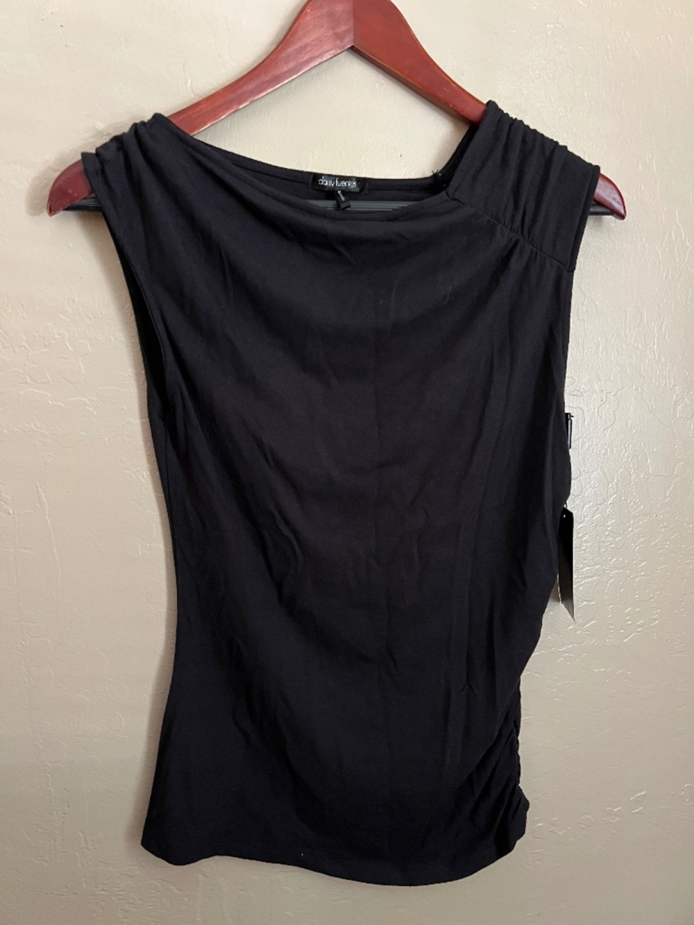 NWT Daisy Fuentes Black Top